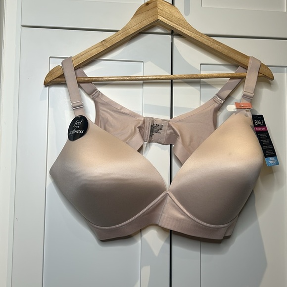 Bali Cool Comfort Beige Bra Size 3XL
Revolution Soft Touch Perfect WireFree Bra - Picture 9 of 11